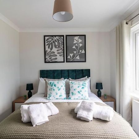 Spacious Sea View 2 Bedroom Sleeps 6-Free Parking Bournemouth Buitenkant foto