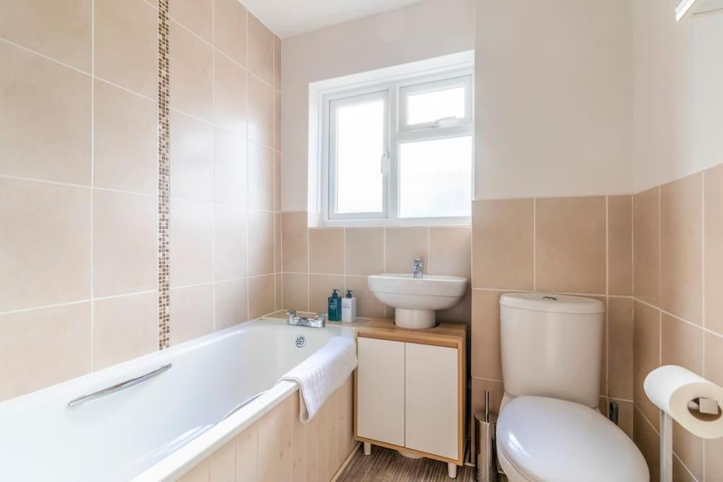Spacious Sea View 2 Bedroom Sleeps 6-Free Parking Bournemouth Buitenkant foto