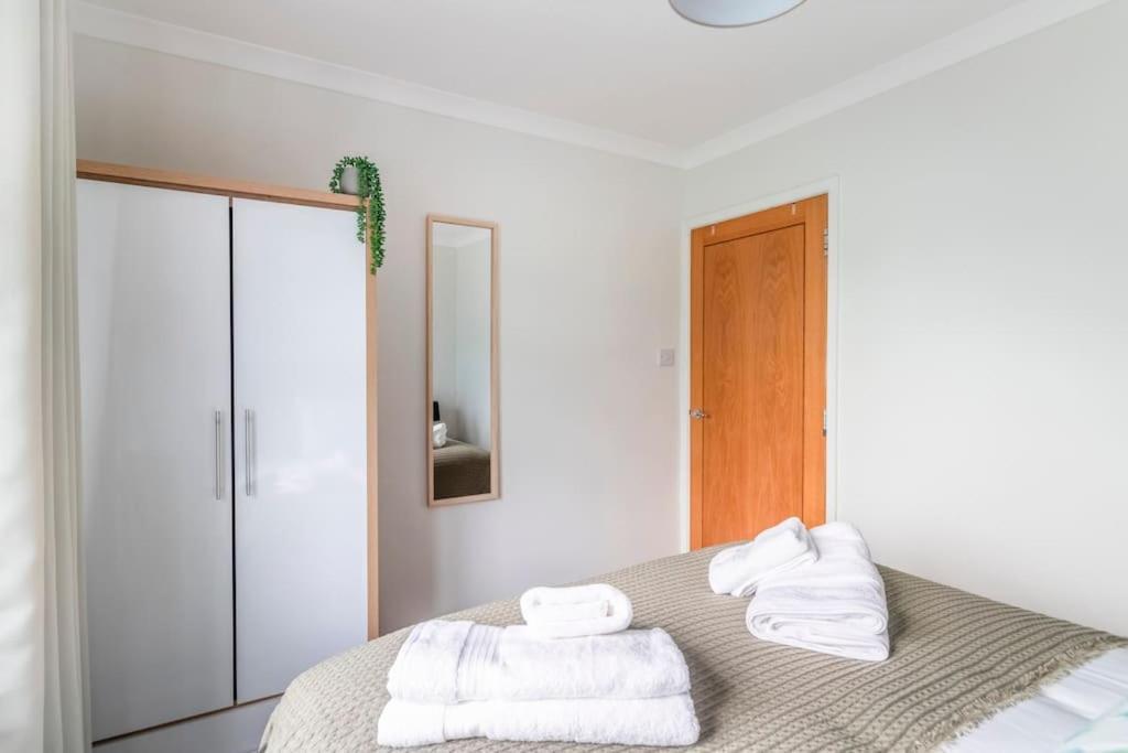 Spacious Sea View 2 Bedroom Sleeps 6-Free Parking Bournemouth Buitenkant foto